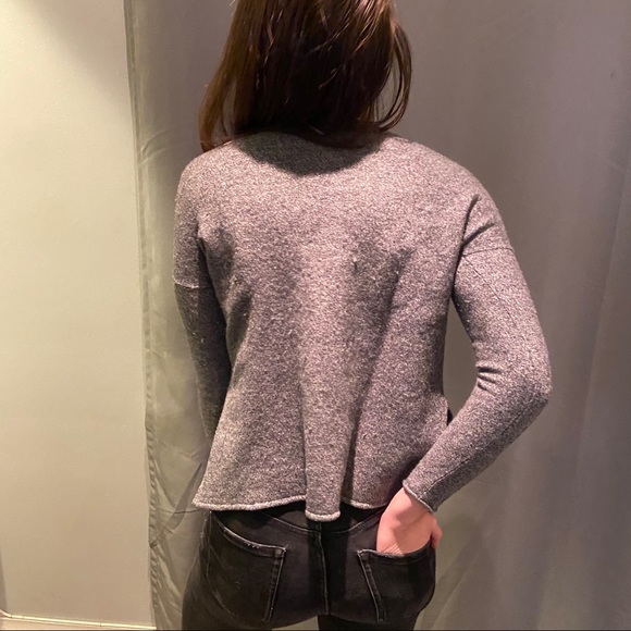 🛑SOLD🛑 Babaton Heathered V-neck sweater - Picture 5 of 5